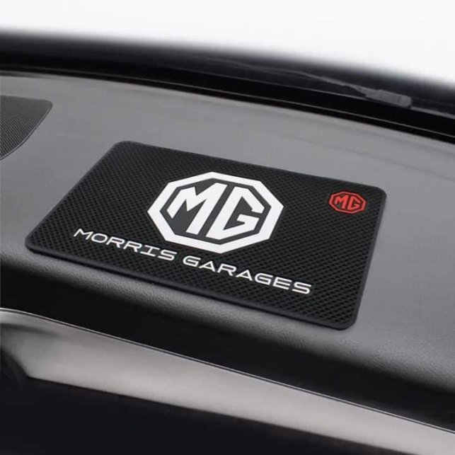 TAPIS SILICONE ANTIDERAPANT POUR TABLEAU DE BORD MG | WRC Rally Mega.Store